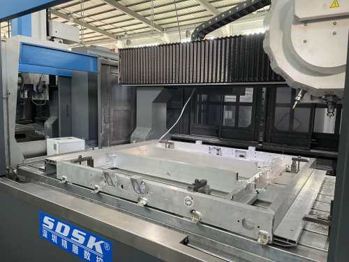 大甩賣數(shù)控龍門(mén)加工中心  SDSK2515V5-BT40特別適用新能源電池盒精密加工